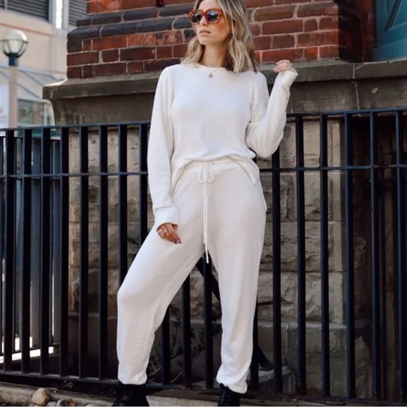 knix Pants - Knix Cozzzy lounge set size L crew neck cuffed pant winter white...